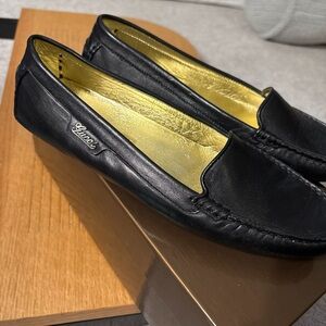 Gucci Black and Gold Womens Leather Loafers